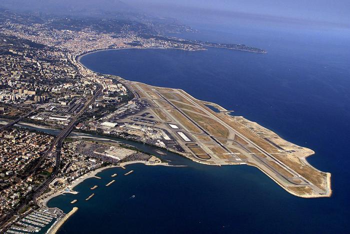Nice_-_Cote_d_Azur_Airport_big